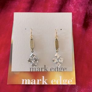 Gorgeous NWT Mark Edge Signature Collection Earrings.